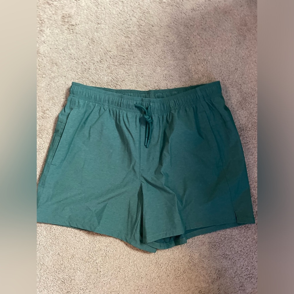 Green athletic shorts - size large
